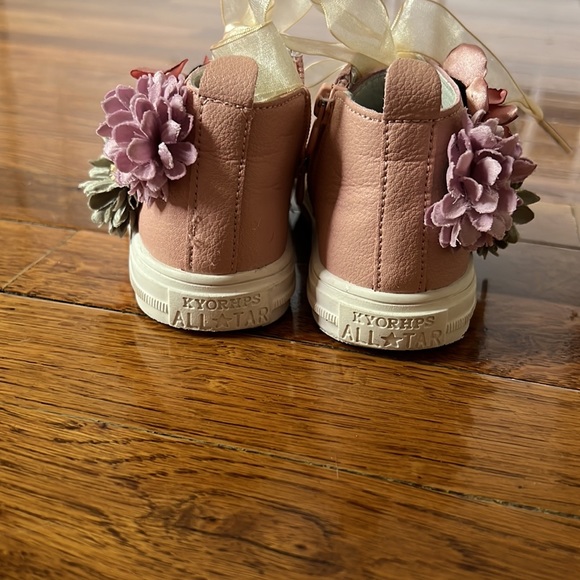 Pink sneakers - Picture 4 of 6